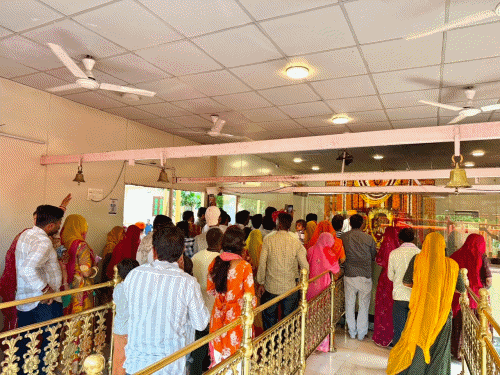 जसोल धाम में भाद्रपद बीज पर उमड़े श्रद्धालु:राणीसा के जयकारों से गूंजा धाम, छप्पन भोग और कन्या पूजन भी हुए