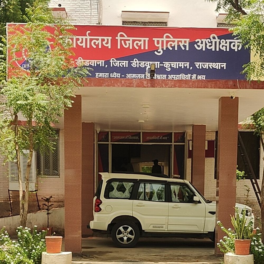 बेटी ने घर में की चोरी, प्रेमी को दिए गहने-नकदी:3 आरोपी गिरफ्तार, पड़ोसी के घर भी चांदी के जेवर और कैश चुराए
