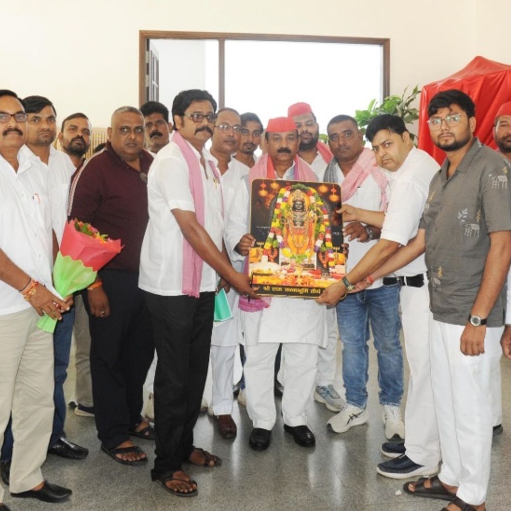 हरदोई-प्रयागराज समेत 7 जिलों के सभासद सपा में शामिल:अखिलेश को 2027 में यूपी का CM बनाने का संकल्प लिया