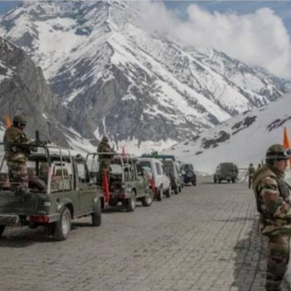 LAC पर चीन के सैनिक घटे, भारत की तैयारी मजबूत:जम्मू-कश्मीर में हिंसा-पत्थरबाजी भी कम; रक्षा मंत्रालय की रिपोर्ट में खुलासा