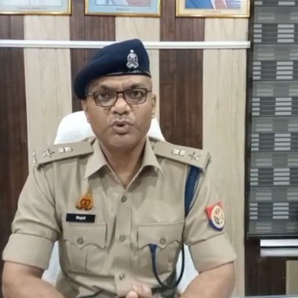 महराजगंज में बाइक पेड़ से टकराई, दो युवकों की मौत:मृतकों की पहचान सूरज और नीतीश के रूप में हुई, पुलिस जांच में जुटी