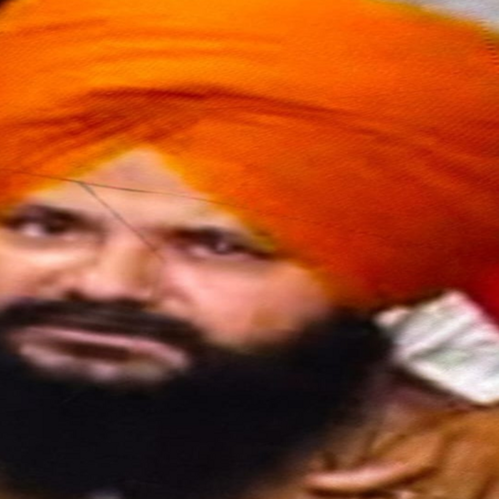 अमृतसर में हादसे में दो बच्चे के पिता की मौत:काम से लौटते समय सड़क पर खड़ी लेंटर मशीन से टकराई बाइक, अस्पताल पहुंचने तक दम तोड़ा