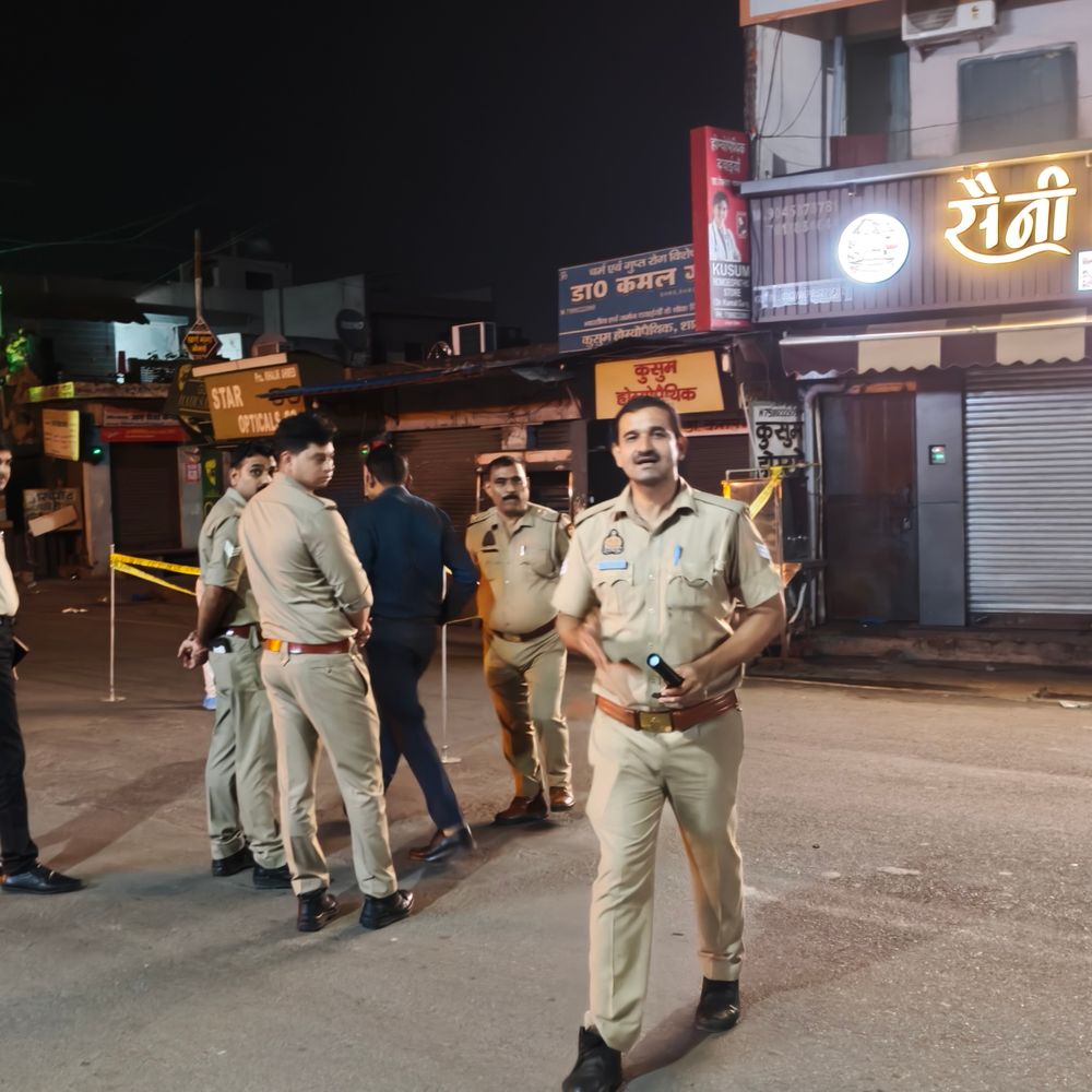 शामली में कार टकराने पर विवाद, युवक ने की फायरिंग:नौ कुआं मोड़ पर व्यापारी को पीटा, कोतवाली से 200 मीटर दूर हुई घटना