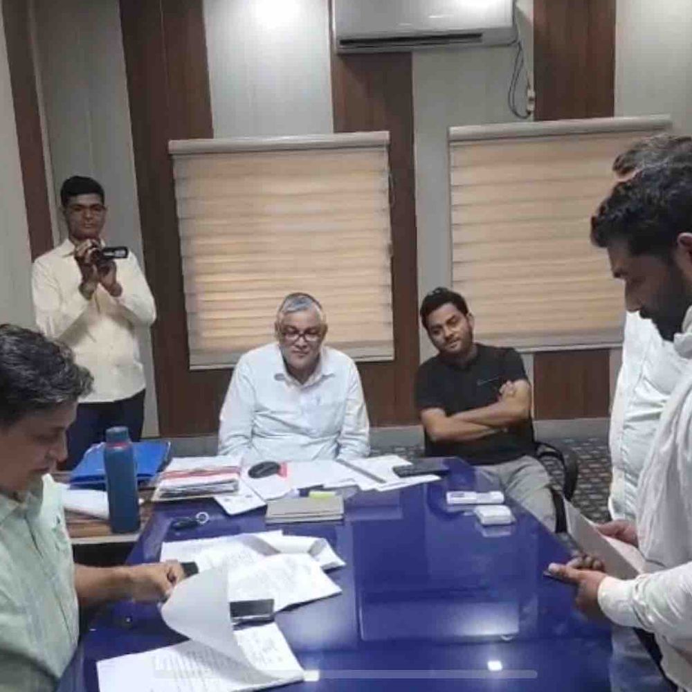 भाजपा पार्षद ने भरा आजाद उम्मीदवार के रूप में फॉर्म:भादरा नगर पालिका अध्यक्ष पद के लिए उठापटक तेज, बोर्ड गठन पर सस्पेंस