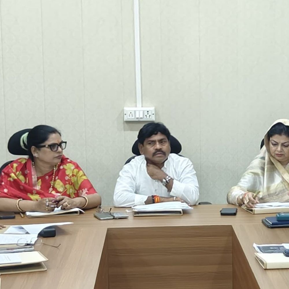 हर घर में जलेंगे दीप,रक्तदान और दिव्यांग के लिए कार्यक्रम:चंदौली में सेवा संकल्प अभियान की तैयारियों की प्रभारी मंत्री ने की समीक्षा