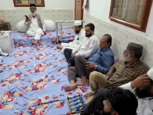 धर्मस्थलों के चौड़ीकरण की जद में आने पर बैठक:उज्जैन शहर काजी की प्रशासन को चेतावनी, बोले- चश्मे के नंबर बराबर रखें