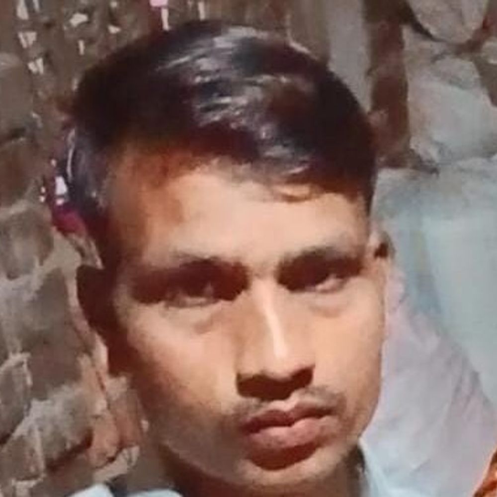 बदायूं में छत गिरने से घायल मजदूर की मौत:सैफई से इलाज के बाद घर आया था, 9 महीने पहले पत्नी का भी निधन