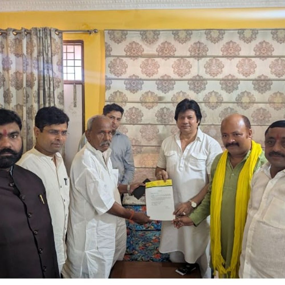 जनसत्ता दल लोकतांत्रिक ने कुंवर प्रभाकर सिंह को बनाया जिलाध्यक्ष:राजा भैया के निर्देश पर बलरामपुर में मिली जिम्मेदारी, कार्यकर्ताओं में खुशी