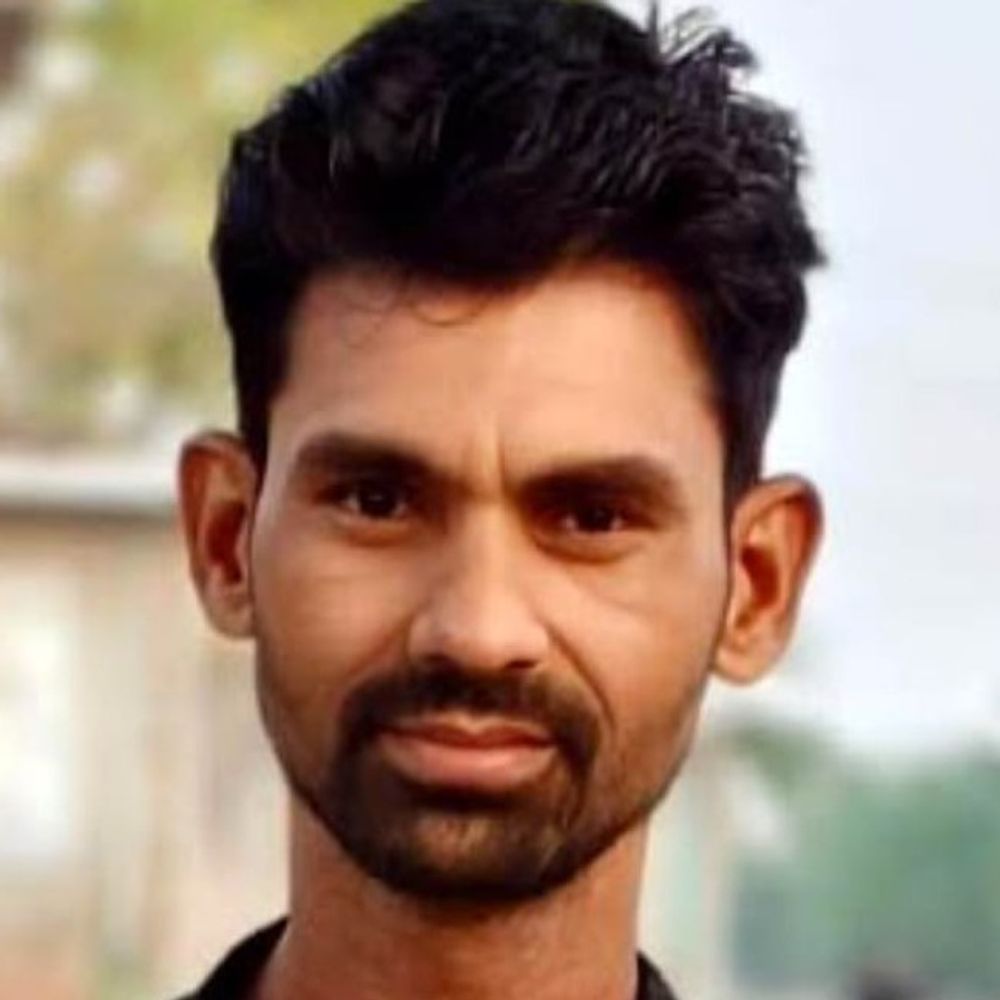 आजमगढ़ में स्कूटी ने मारी युवक को टक्कर, मौत:शौच के लिए जाते समय हुआ हादसा, परिजनों में कोहराम