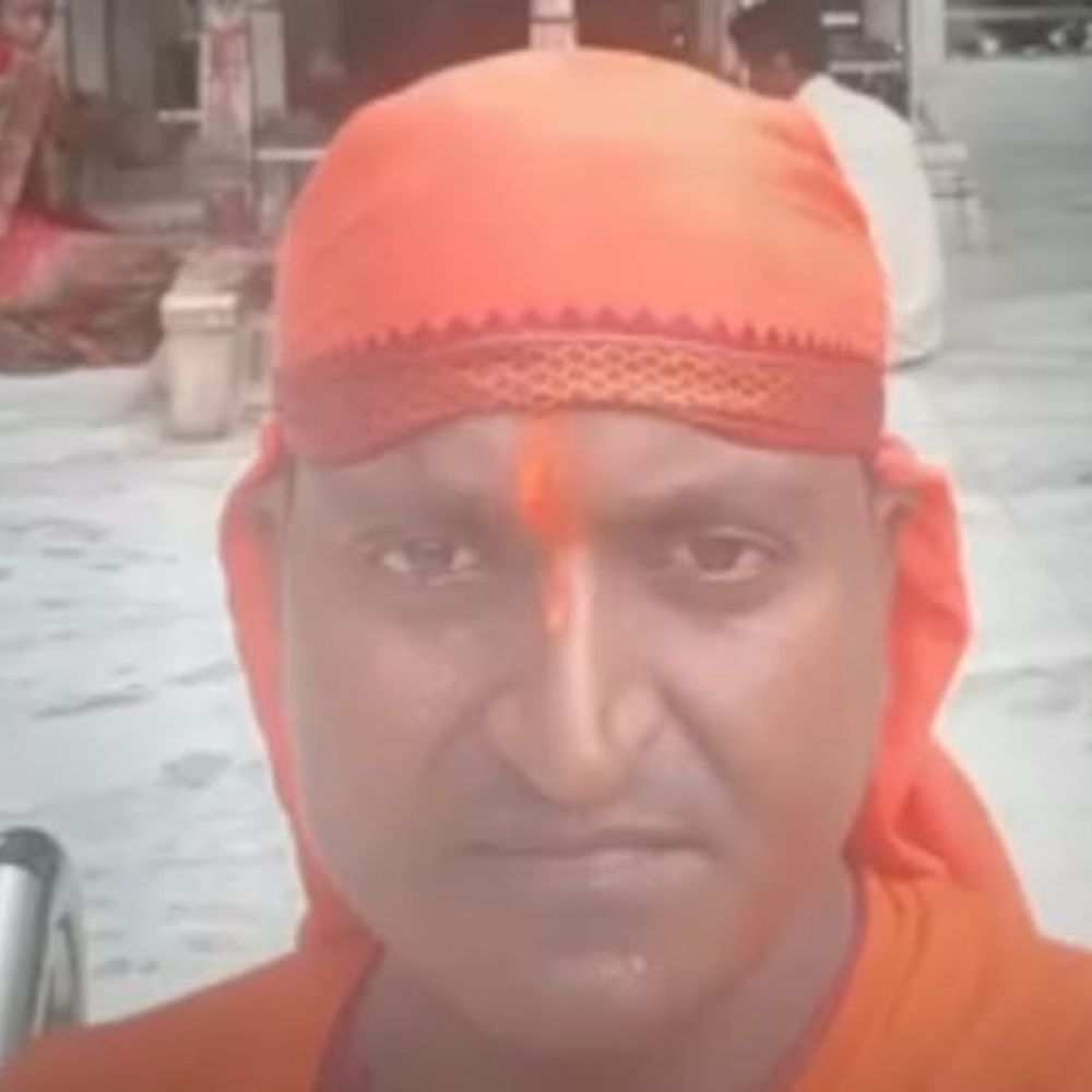 दरभंगा में पिकअप ने बाइक सवार को मारी टक्कर, मौत:2 साल पहले हुई थी शादी, नहीं थी कोई संतान; एयरपोर्ट पर निजी काम करते थे