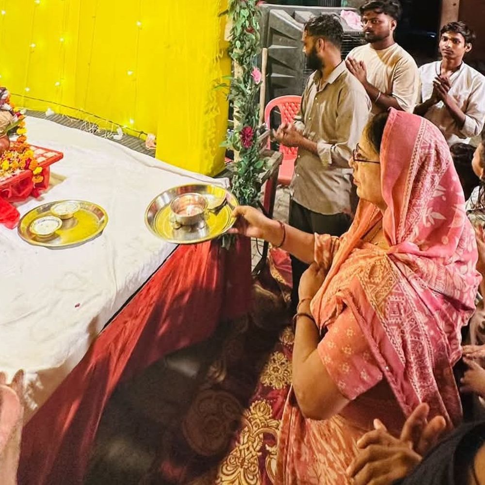 फतेहाबाद में गणेश पंडाल में आरती:गणपति बप्पा की आरती में उमड़े श्रद्धालु, पूर्व चेयरमैन ने की पूजा