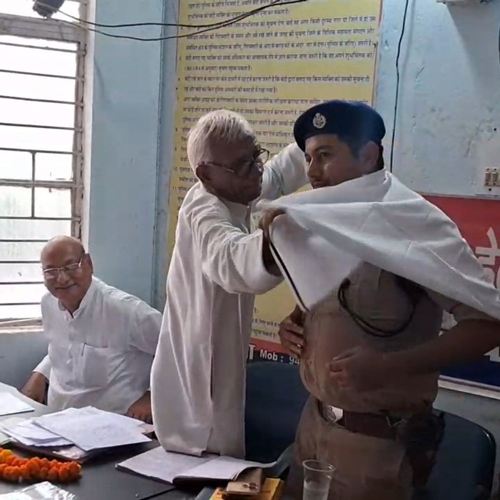 मोहनिया थाना में वरिष्ठ नागरिक संघ की बैठक:वृद्धा पेंशन ₹1100 से ₹3000 करने और अलग ऑफिस खोलने की मांग