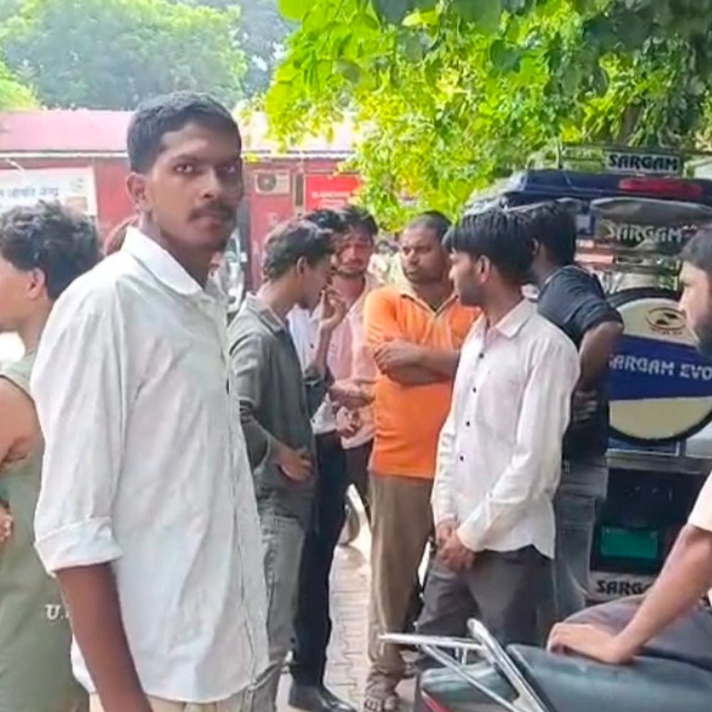 सहारनपुर में फैक्ट्री में काम करते मजदूर को करंट लगा:इलाज के दौरान मौत, परिजनों ने प्रबंधन पर लापरवाही के आरोप लगाए