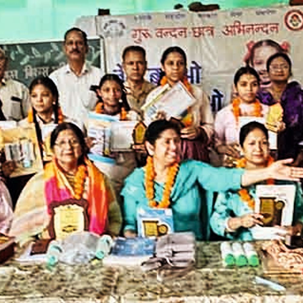 भाविप ने गुरु वंदन एवं छात्र अभिनंदन तथा छात्रवृत्ति वितरण समारोह करवाया