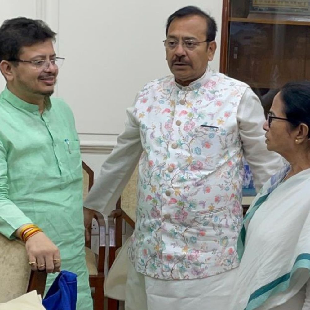 TMC के सिंबल पर फैसला लेगा चुनाव आयोग:बंगाल उपचुनाव से पहले दोनों गुटों को बुलाया; 6 अक्टूबर को नंदीग्राम और रेजीनगर में वोटिंग