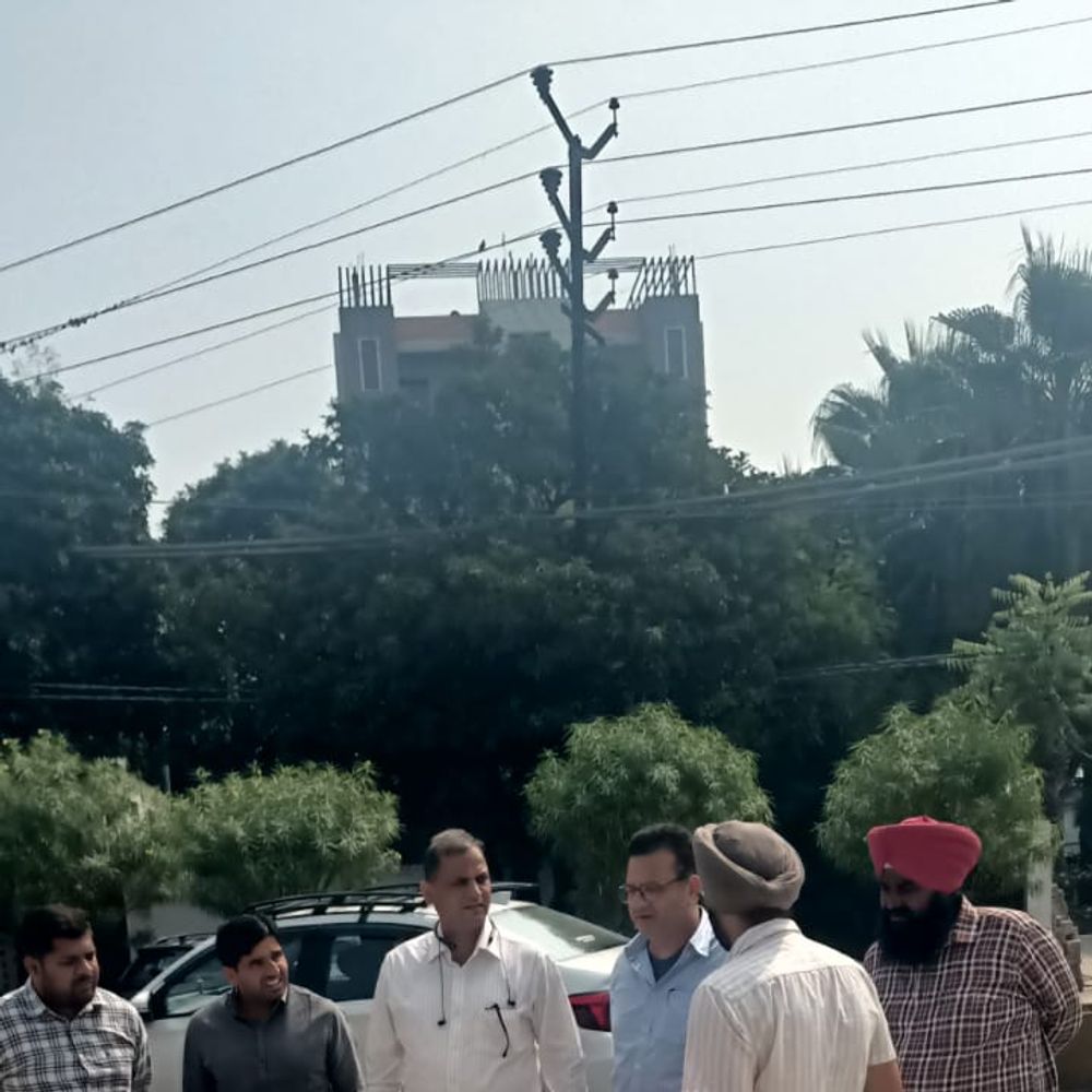 निगम कमिश्नर सुरिंदर सिंह का विभिन्न क्षेत्रों का दौरा, इंटरलॉक टाइल कार्य में तेजी के दिए निर्देश
