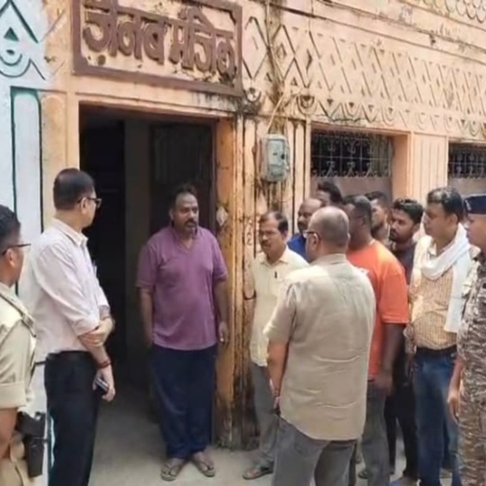 अंबिकापुर में हमलावरों ने घर में घुसकर चाकू मारा, गंभीर:आईजी, एसएसपी मौके पर पहुंचे, हमलावरों की पहचान के लिए खंगाले जा रहे सीसीटीवी फुटेज