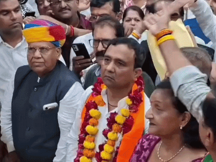 सामर-भट्ट की खींचतान में पारस सिंघवी ने बाजी मारी:RSS की पसंद पर पार्टी ने लगाया दांव; अनुभव-संख्याबल और नए पार्षदों से वन-टू-वन संपर्क बना वजह
