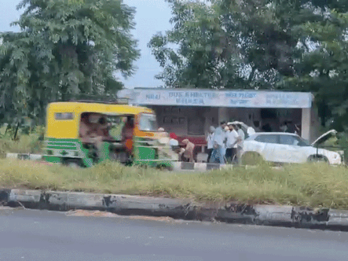 अमृतसर में 27 KG हेरोइन समेत 4 युवक गिरफ्तार:विदेशी पिस्तौल बरामद; दुबई में बैठे ऑपरेटर के इशारे पर चल रहा था नेटवर्क