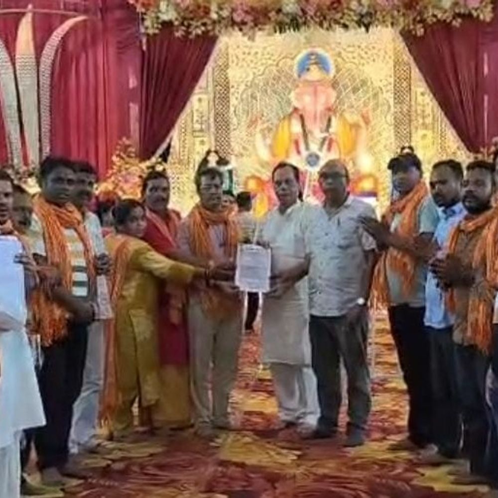 कार्टून और AI स्वरूप वाली गणेश प्रतिमाओं पर आपत्ति:कोरबा में हिंदू नारायणी सेना ने पूजा समितियों को ज्ञापन सौंपा,शास्त्रसम्मत गणेशोत्सव मनाने की अपील