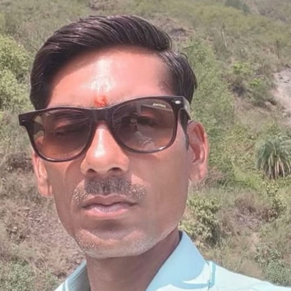 संभल में सांप के काटने से किसान की मौत:पांच बेटियों के सिर से उठा पिता का साया, 4 साल पहले मां की भी मौत हो चुकी थी
