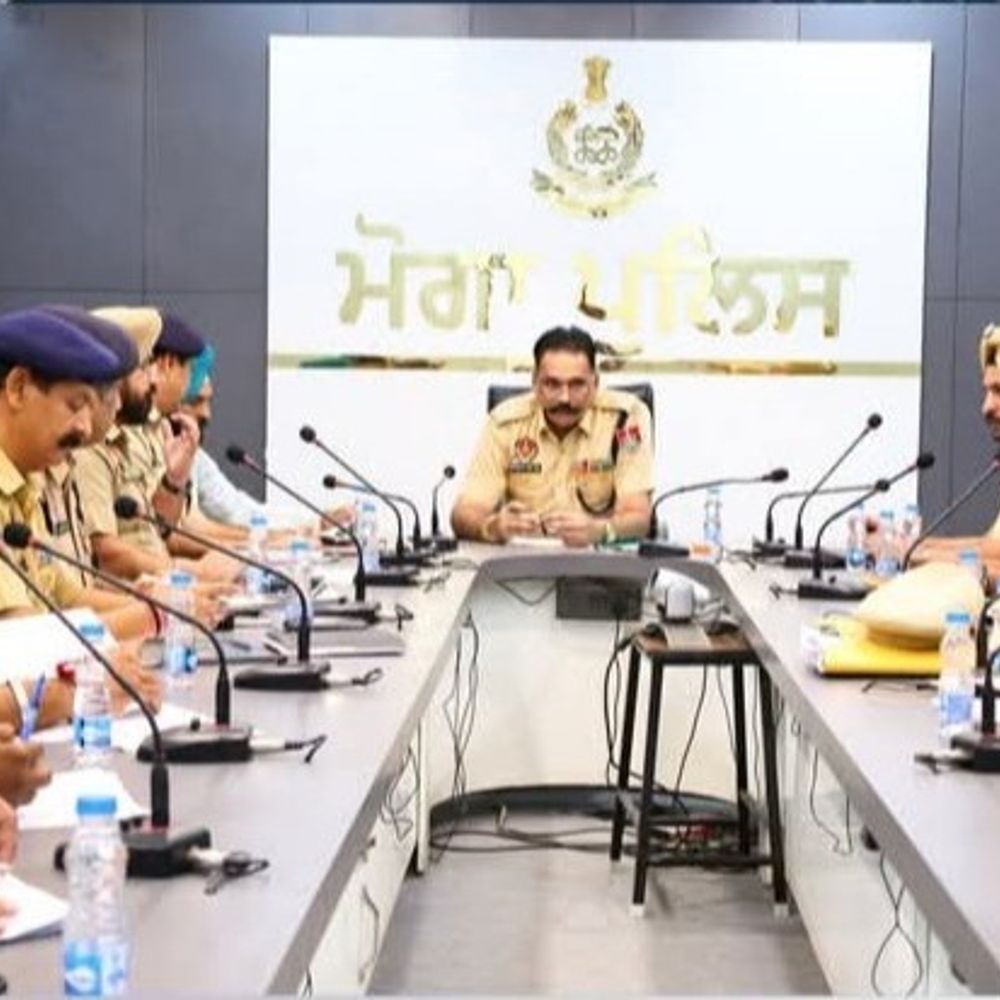 शिकायतों का जल्द निपटारा करने के निर्देश:मोगा के एसपीएच ने पुलिस अधिकारियों और थाना प्रभारियों की विशेष बैठक ली