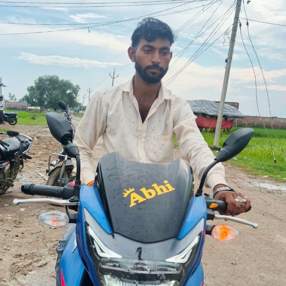 चित्रकूट में पेड़ पर लटका मिला युवक का शव:एक दिन पहले नशे में घर से निकल गया था, परिजन कर रहे थे तलाश