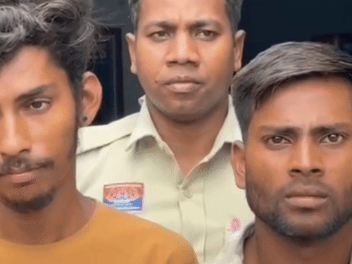 महंगे शौक और अय्याशी के लिए बाइक चोरी:कोरबा में बेचने के लिए ग्राहक ढूंढ रहे थे, मुखबिर की सूचना पर पकड़े गए 2 आरोपी