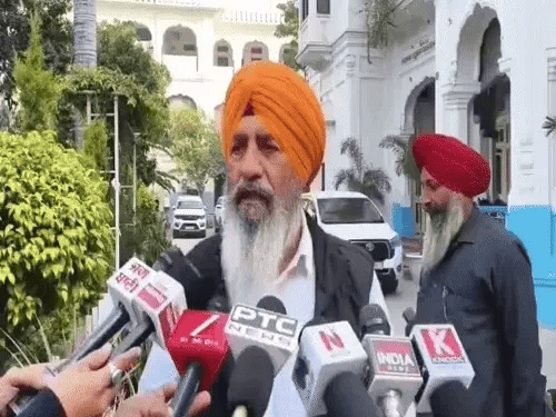 अकाल तख्त के अतिरिक्त मुख्य ग्रंथी-ड्राइवर निलंबित:SGPC ने अनैतिक मामले में नाम आने पर लिया एक्शन; फ्लाइंग विभाग करेगा मामले की जांच