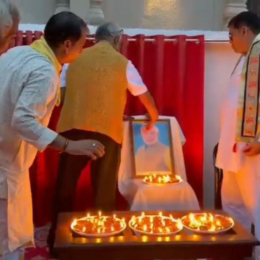 महोबा में पूर्व सांसद ने ब्राह्मणों-सफाई कर्मियों के पैर धोए:पीएम मोदी के जन्मदिन पर सामाजिक समरसता का दिया संदेश