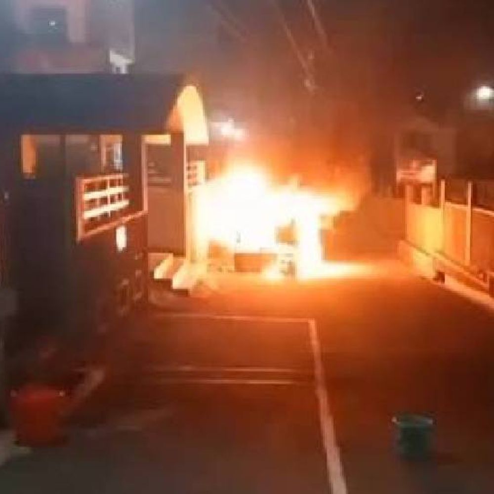 मेघालय में सरकारी दफ्तरों ,पुलिस बूथ पर 4 बम हमले:स्वास्थ्य विभाग के कैंपस में आग लगी, कोई हताहत नहीं
