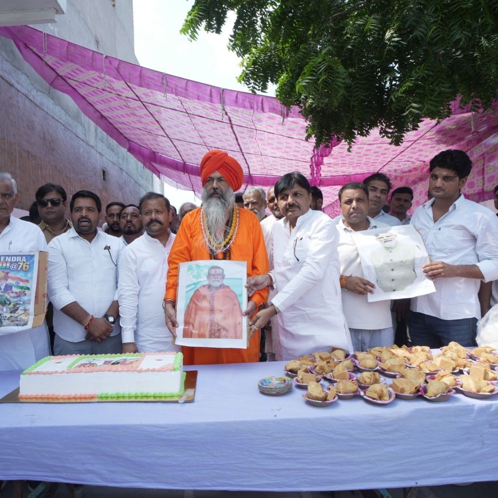 अलीगढ़ में प्रधानमंत्री के जन्मदिन पर कार्यक्रम:आईएकेटीएफ ने जलाया आशीर्वाद का दीया, पीएम मोदी की दीर्घायु की कामना