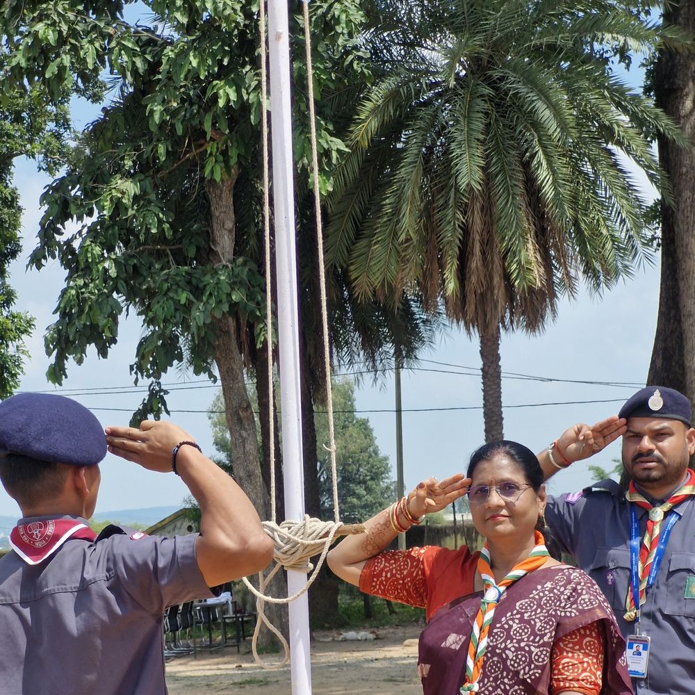 स्काउट-गाइड शिविर की हुई शुरुआत 141 बच्चे सीख रहे अनुशासन के नियम