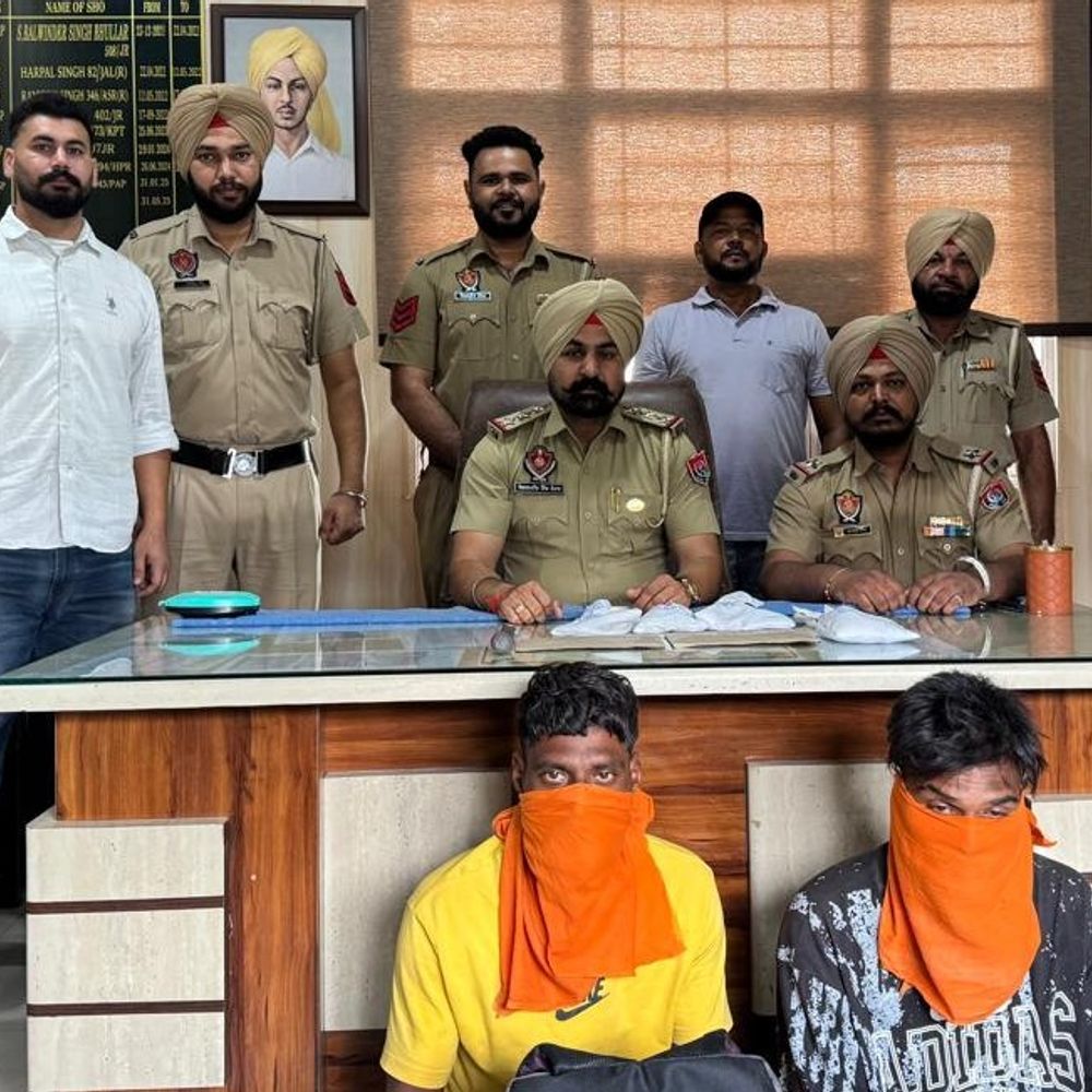 कपूरथला में घर से चोरी करने के 2 आरोपी गिरफ्तार:आभूषण-मोटरसाइकिल बरामद; इलाज के लिए जालंधर गया था परिवार