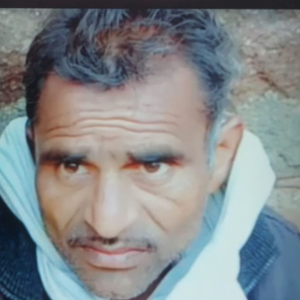 गणेश आरती के दौरान युवक ने घर में फांसी लगाई:  दतिया में परिजन पंडाल में गए थे, मां ने लौटकर देखा शव – datia News