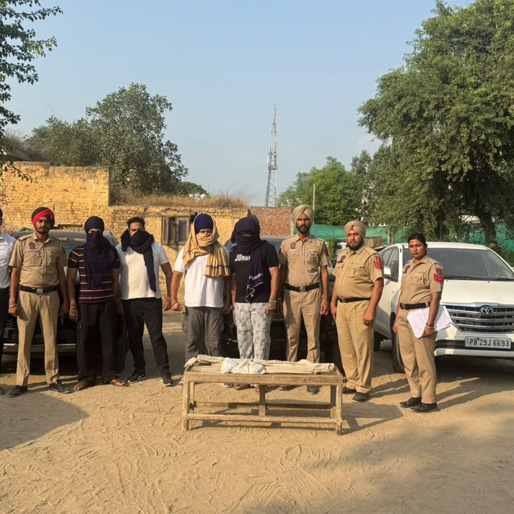 मोगा पुलिस ने 5 आरोपियों को किया गिरफ्तार:8 हथियार, 8 मैगजीन, 106 जिंदा कारतूस और 2 वाहन भी जब्त