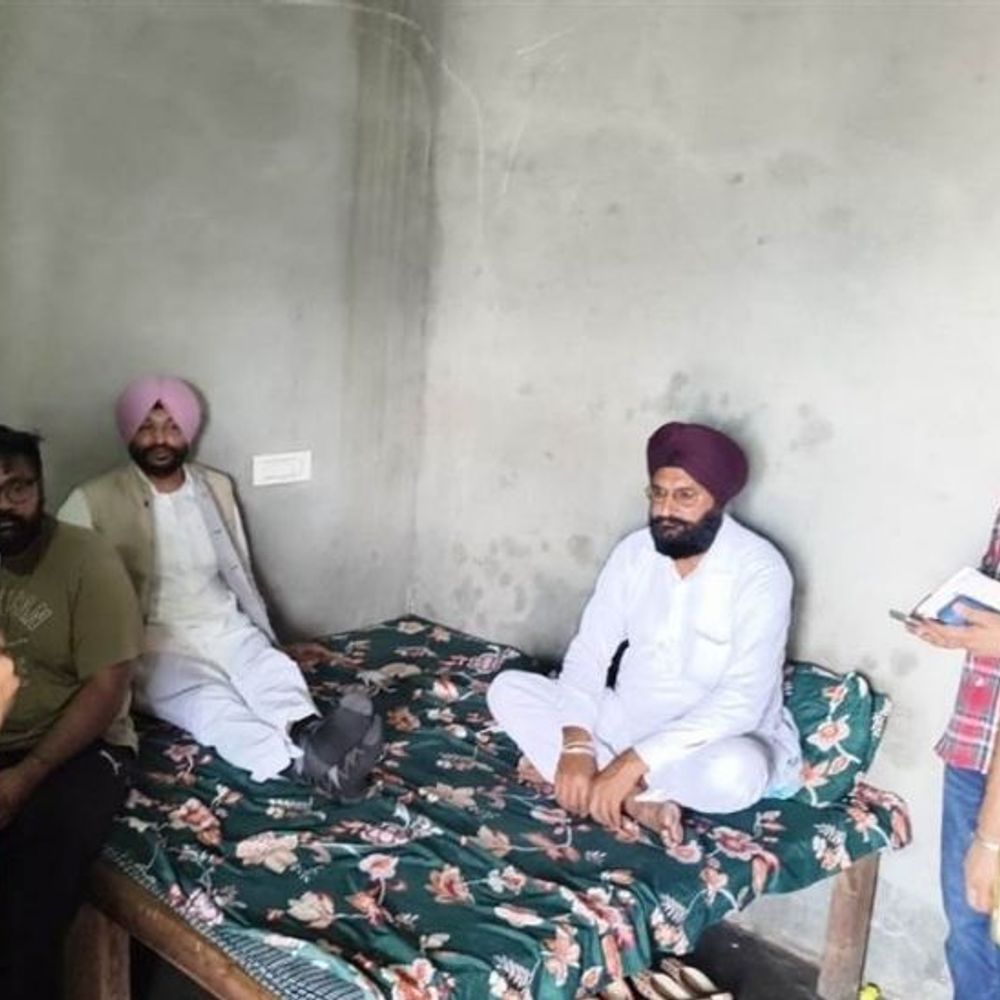 पूर्व केंद्रीय राज्य मंत्री पर हमला:गाड़ियों के शीशे तोड़े, बचाव के लिए घर में घुसे बिट्‌टू, बोले- लंगर की आड़ में AAP वर्करों ने अटैक किया