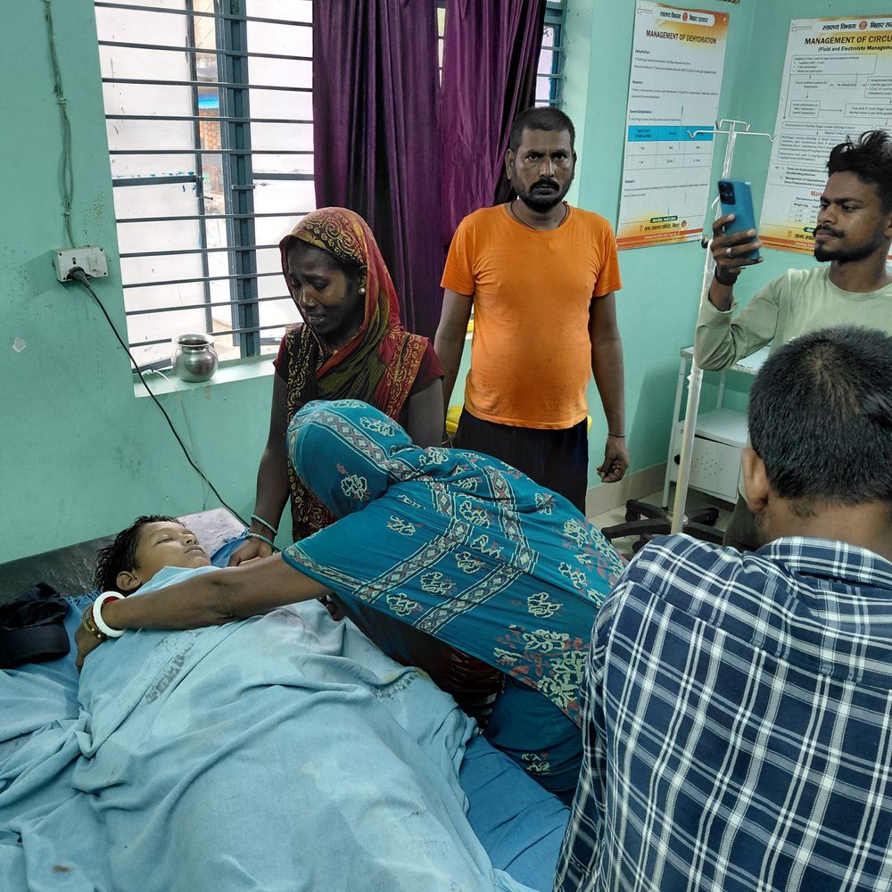खगड़िया में बिजली गिरने से बच्चे की मौत:छत पर बने रूम में बैठा था, चेकअप के बाद डेड घोषित