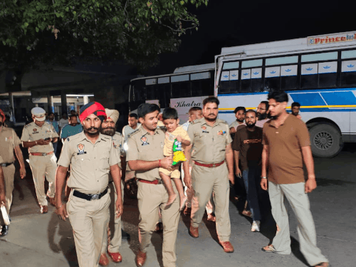 जालंधर में बस्ती बावा खेल से लापता बच्चे:पुलिस ने महज 12 घंटे में सकुशल बरामद किया,परिजनों को सौंपा