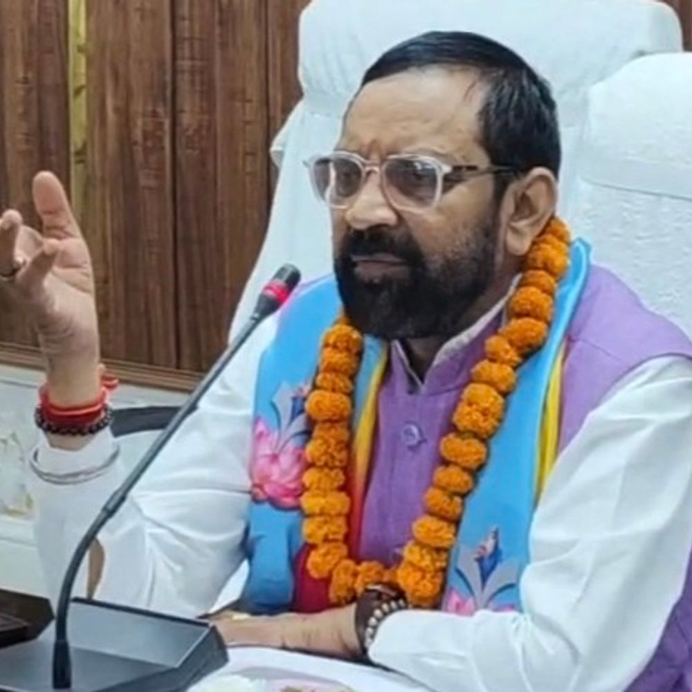 अधिकारियों पर भड़के मंत्री, जमकर लगाई क्लास:मुजफ्फरनगर में पूछा- 288 लोग मिले तो रिपोर्ट शून्य क्यों, कहा- न कानून की जानकारी, न सही सर्वे