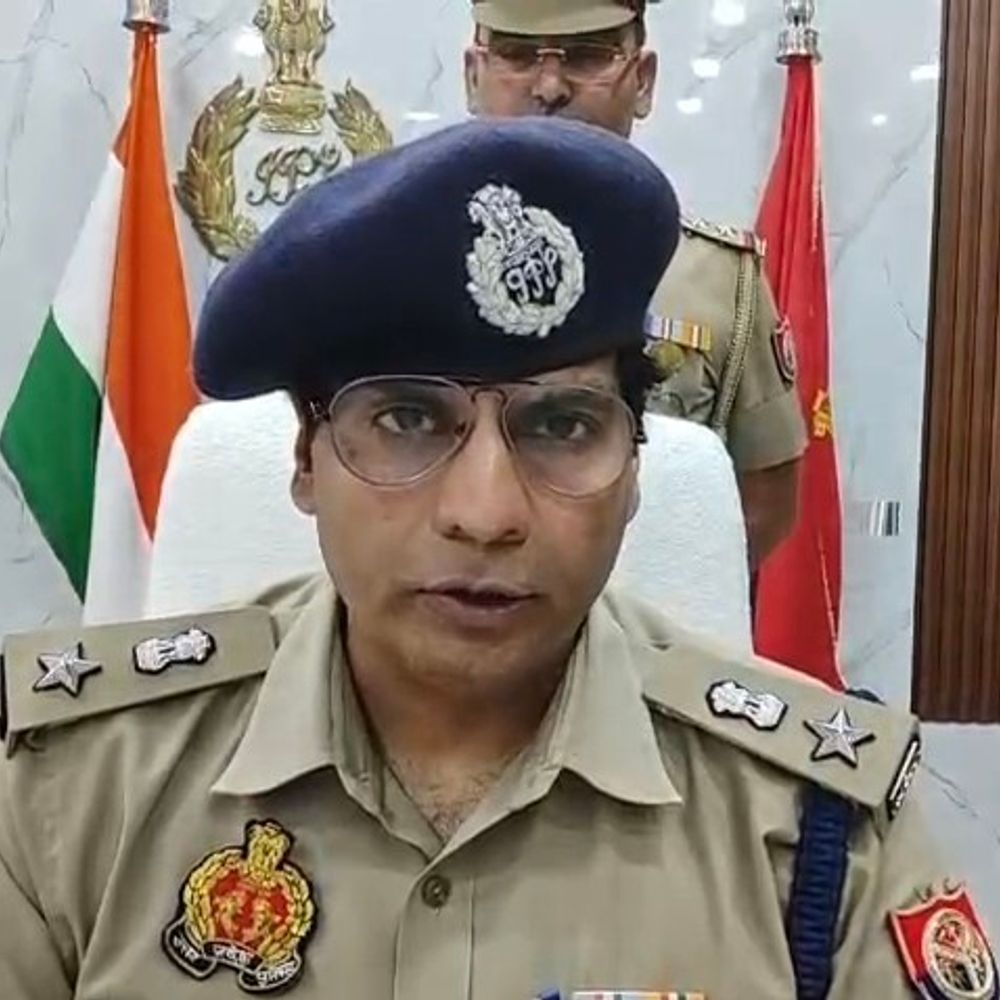 मुजफ्फरनगर पुलिस में फेरबदल, 3 थानों के प्रभारी बदले:कई दरोगाओं को नई जिम्मेदारी मिली, सिविल लाइन इंस्पेक्टर इंद्रजीत सिंह को मीरापुर भेजा