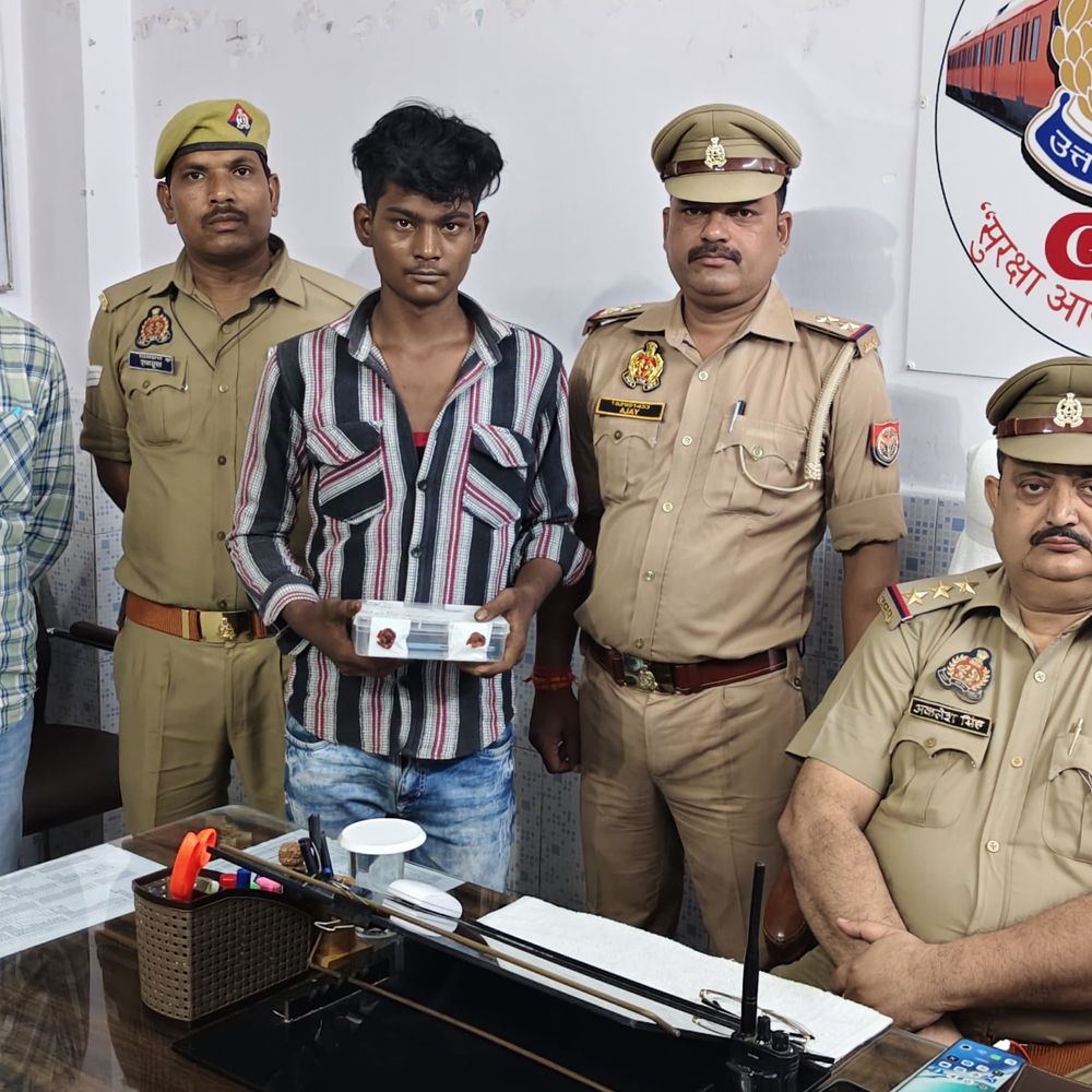 प्रयागराज के 3 रेलवे स्टेशनों से 3 मोबाइल चोर गिरफ्तार:करेली कनेक्शन सामने आया, जीशान, असलीम और अनारुल शेख की हुई पहचान