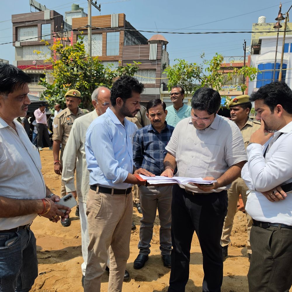 संभल में 273 रोजगार सेवकों और 41-महिला मेटों को नोटिस:66 लाख रुपए मानदेय के बाद भी काम नहीं करने पर डीएम के निर्देश पर कार्रवाई