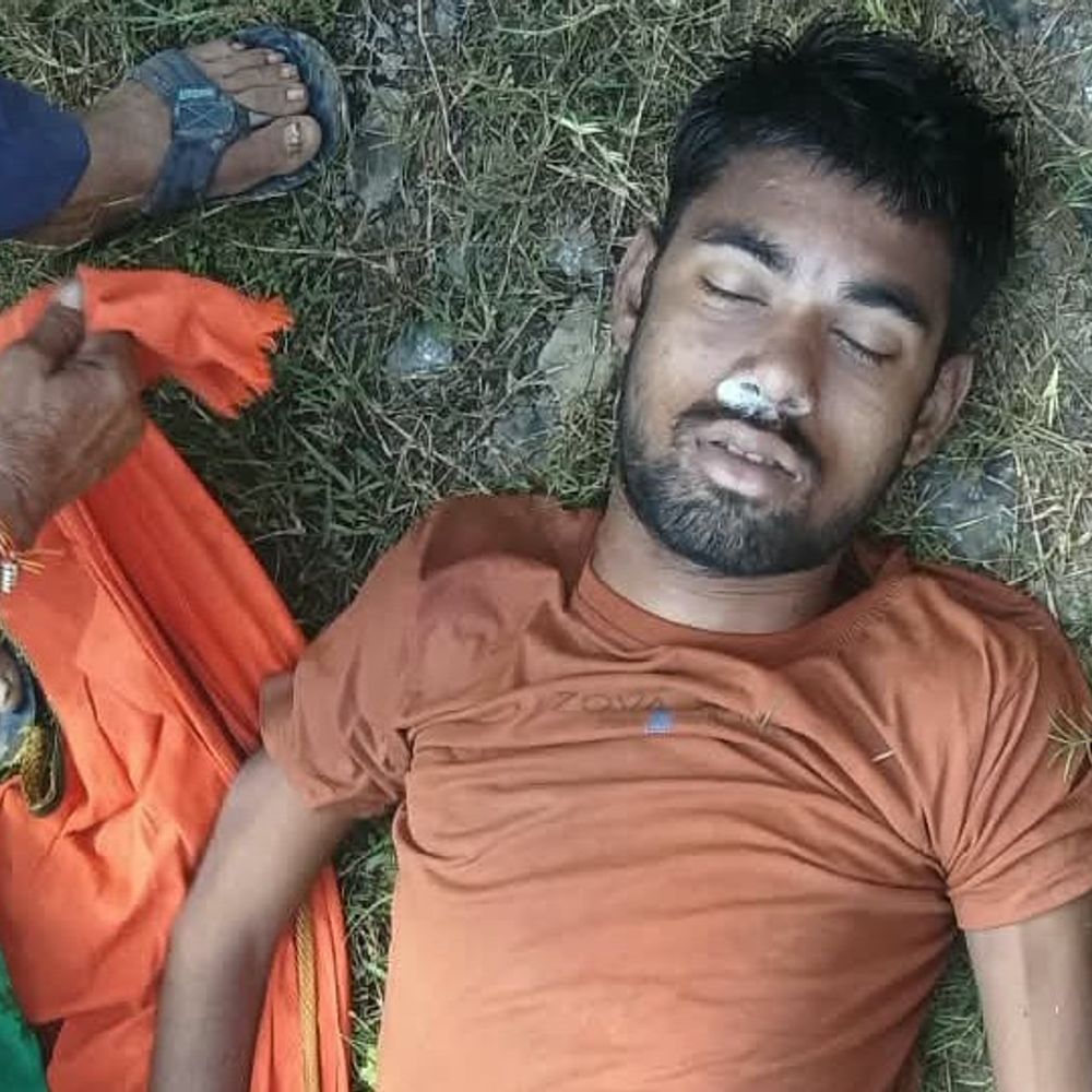 मैहर में शौच के लिए गया युवक तालाब में डूबा:चौकी प्रभारी ने वर्दी उतारकर शव निकाला; मिर्गी का दौरा पड़ने से डूबने की आशंका