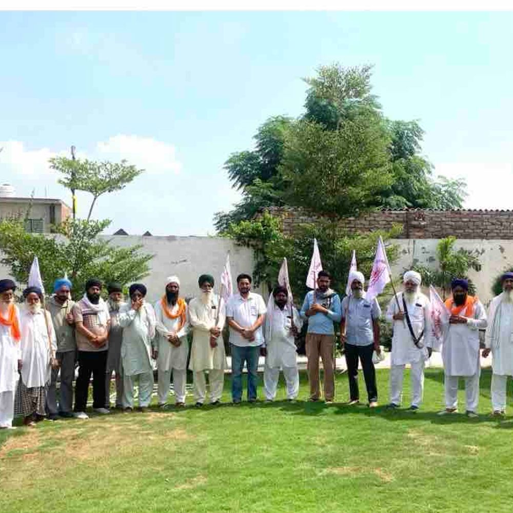 तरनतारन में किसान संघर्ष कमेटी ने सरकार को दी चेतावनी:धान खरीद 10 दिन पहले शुरू करने की मांग, पराली प्रबंधन या 6,000 रुपये प्रति एकड़ मुआवजा मिले