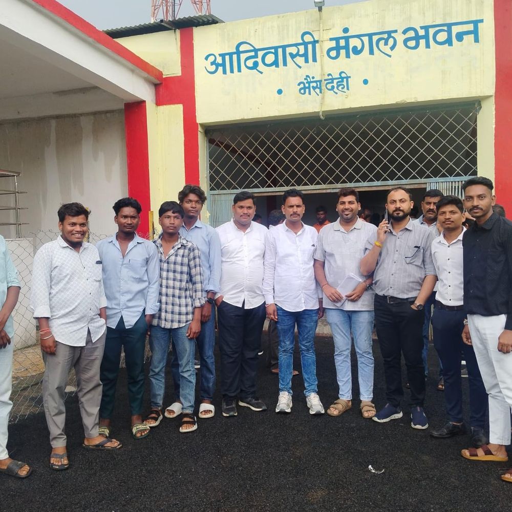 NSUI का प्रदर्शन, कहा-गड्ढों में सड़क, न कैंटीन न छात्रावास:छात्रों ने बैतूल कलेक्टर को ज्ञापन सौंपा, समाधान नहीं होने पर आंदोलन की चेतावनी