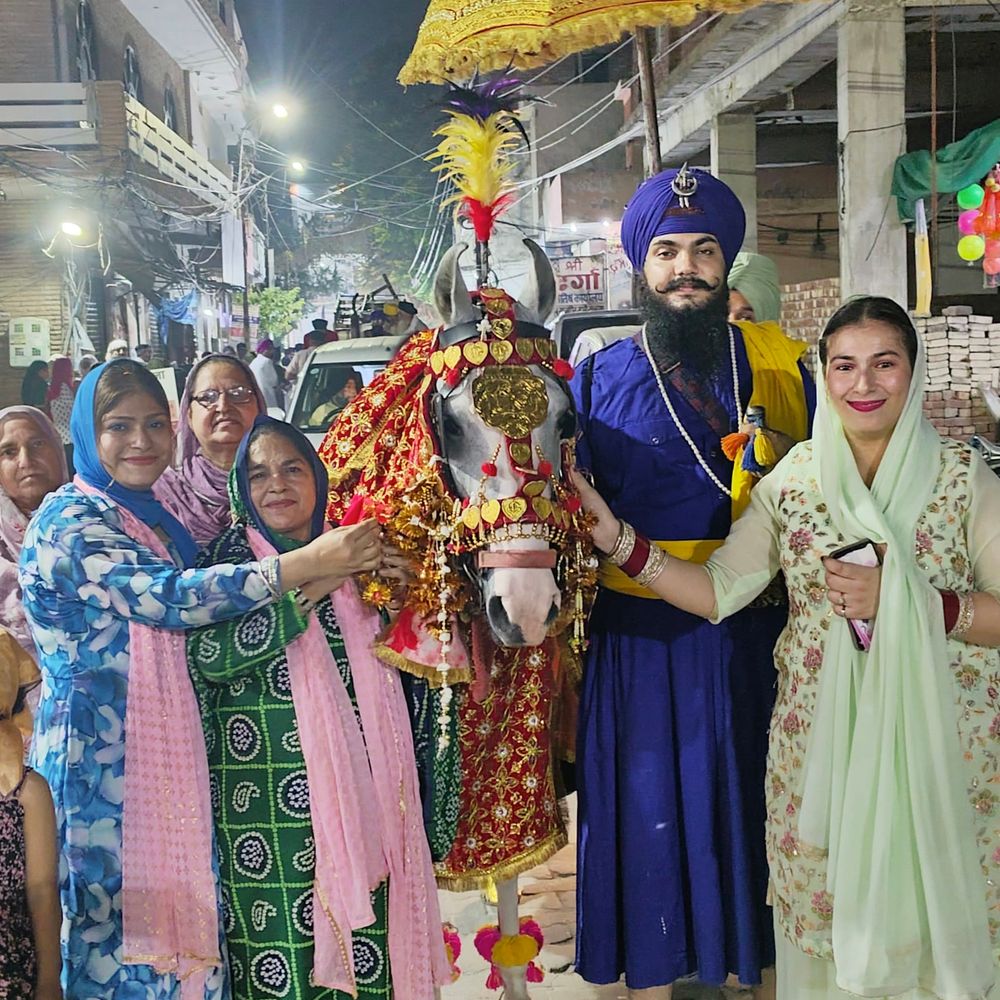 बारात रूपी नगर कीर्तन में गूंजे श्री गुरु नानक देव की महिमा के जयकारे