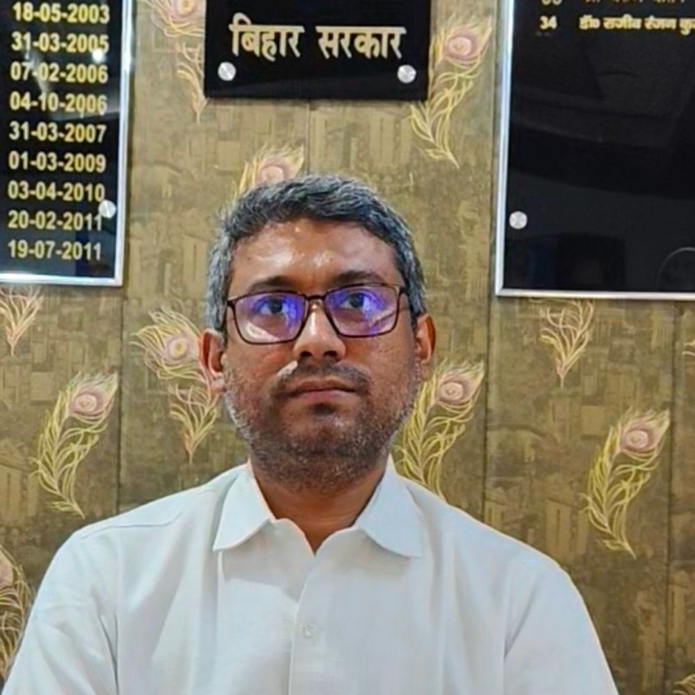 सरिसवा पंचायत में विकास योजनाओं में अनियमितता का आरोप:उपमुखिया ने चबूतरा, नाला, पीसीसी और कब्रिस्तान बाउंड्री निर्माण में गड़बड़ी की शिकायत की