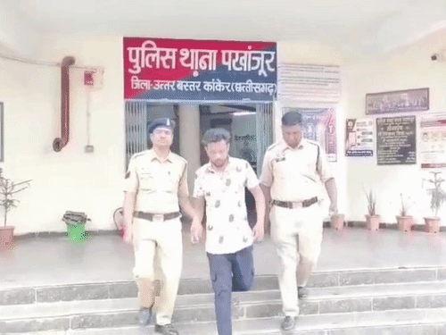 नाबालिग से दुष्कर्म करने वाला आरोपी गिरफ्तार:पखांजूर में नाबालिग को बहला फुसलाकर किया अपहरण, रेप के बाद दी धमकी