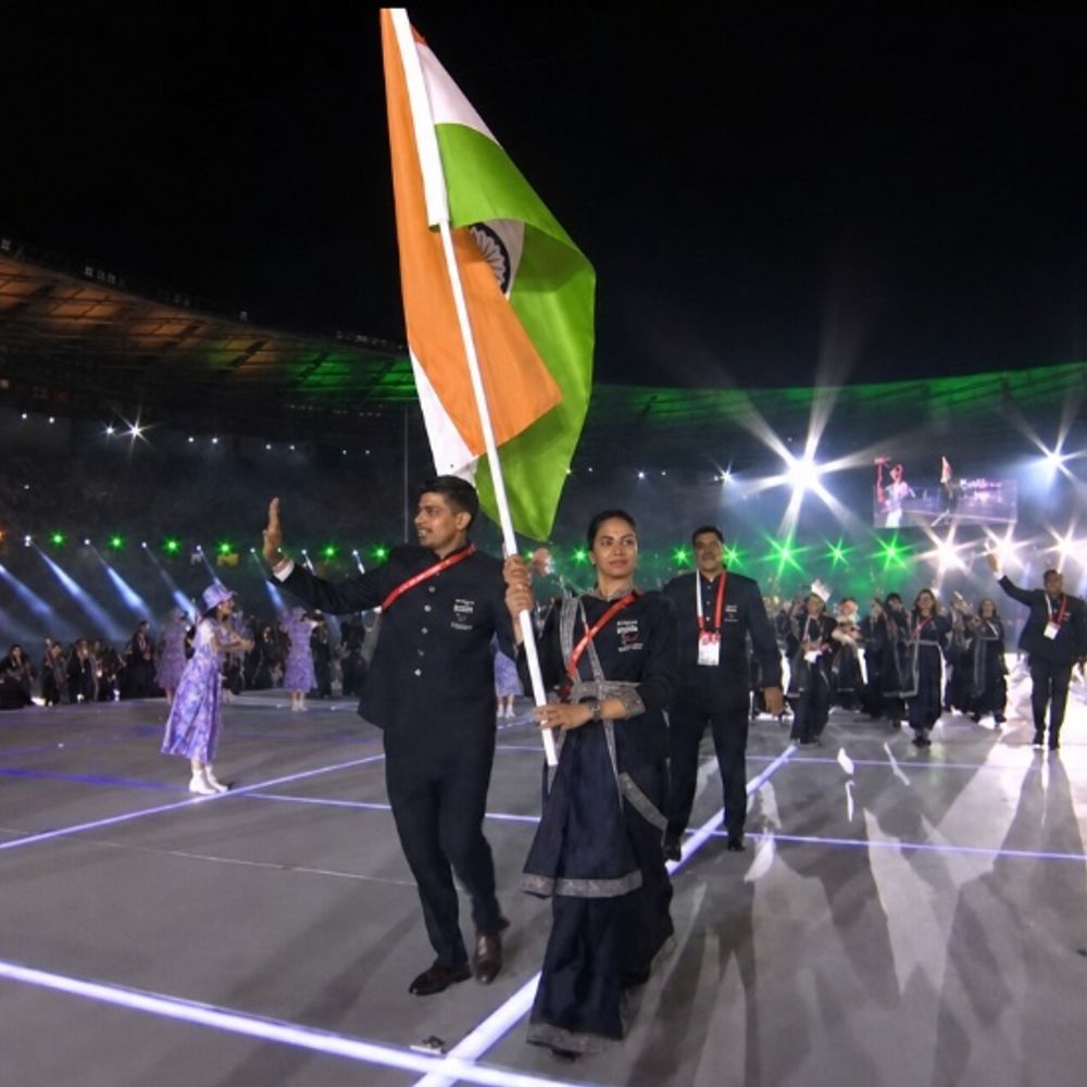 एशियन गेम्स की ओपनिंग सेरेमनी:मनु भाकर और पवन शहरावत ने थामा तिरंगा, कल्चरल प्रोग्राम के बाद 45 देशों का मार्च पास्ट पूरा